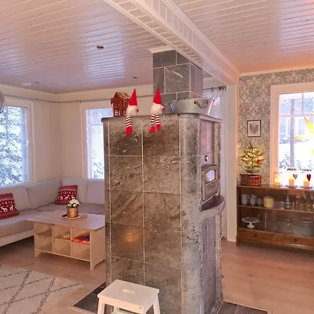 Joulutaehti, A Christmas Family For 9 Villa