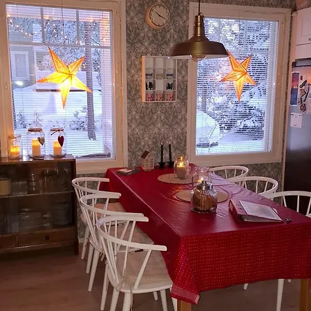 Joulutaehti, A Christmas Family For 9 *