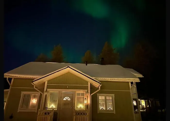 Joulutaehti, A Christmas Family For 9