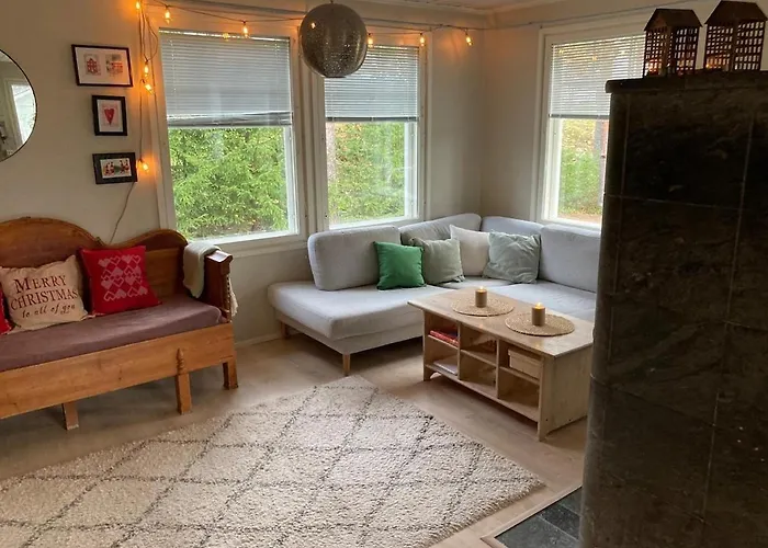 Joulutaehti, A Christmas Family For 9 * רובניימי