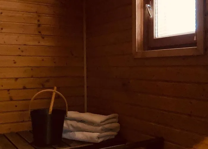 Joulutaehti, A Christmas Family For 9