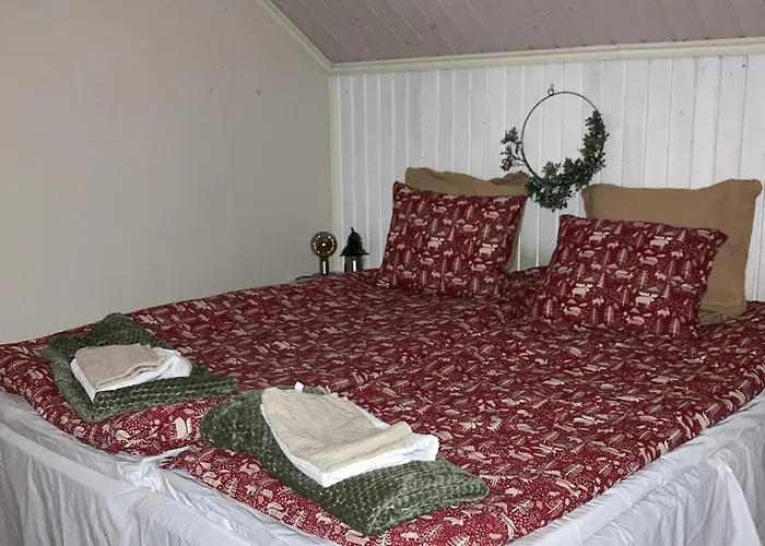 Joulutaehti, A Christmas Family For 9 *